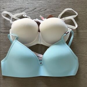 2 NWT 36c Victoria’s Secret bras